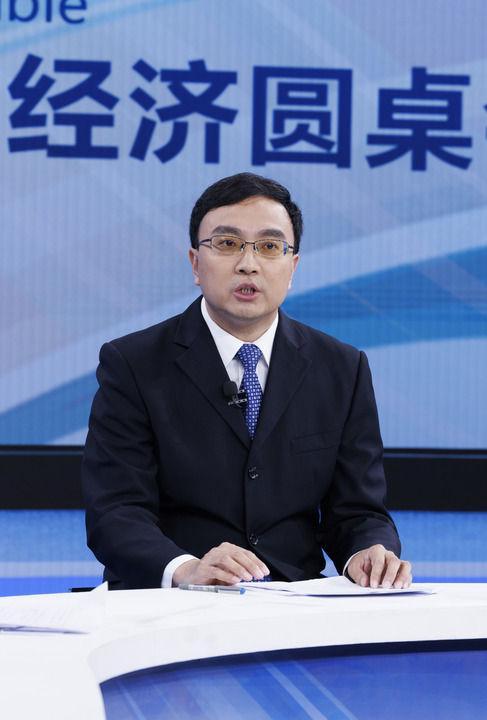 量发展的确定性应对各种不确定性——中国经济圆桌会聚焦“四稳”PG电子麻将胡了2模拟器中国经济圆桌会·新华全媒头条以高质(图6)
